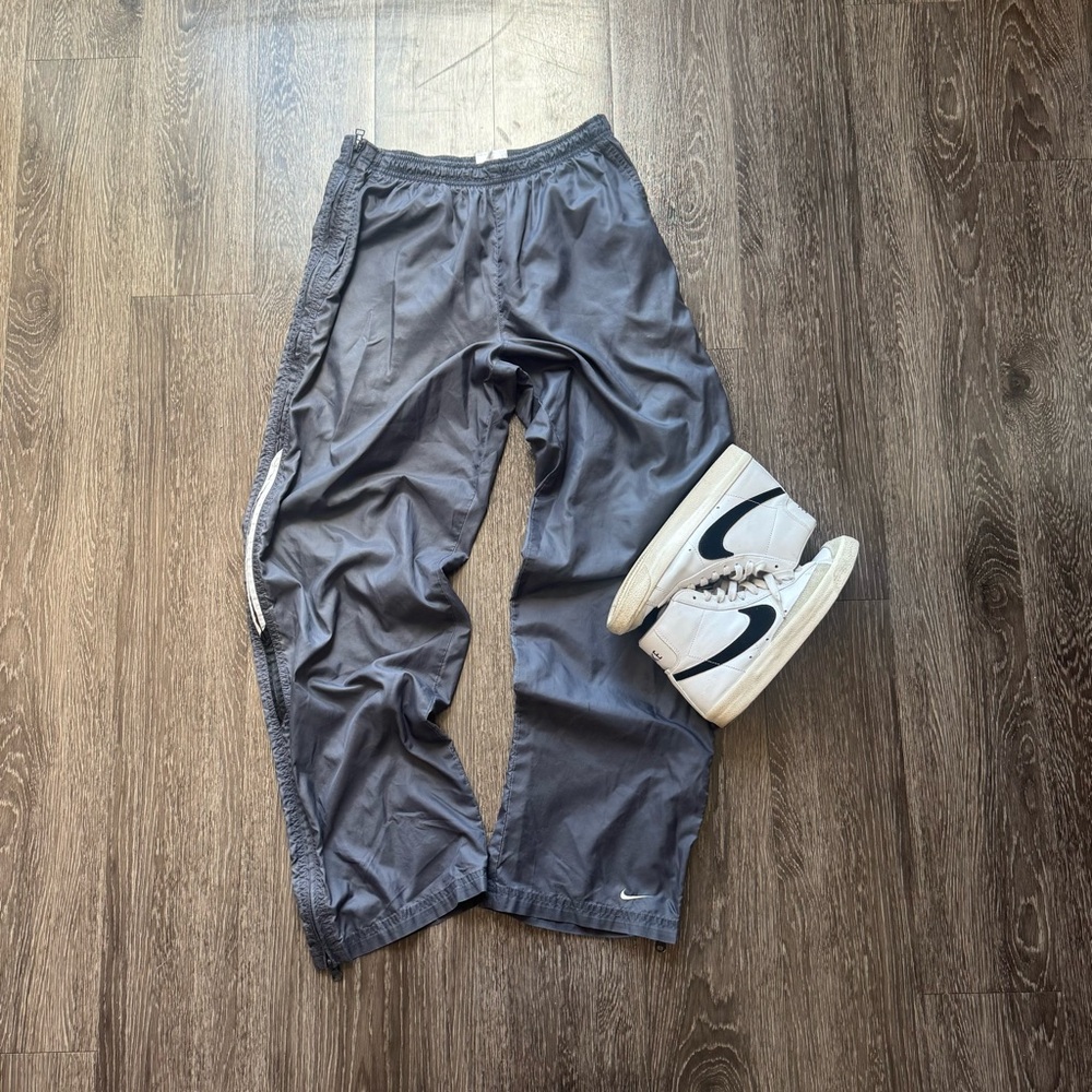 Vintage Nike swoosh jogger pants